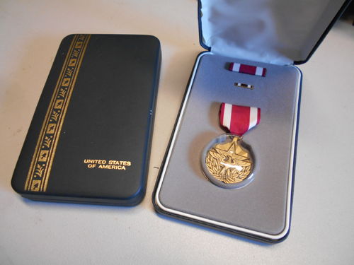 Meritorious Service Medal (United States) in kistje